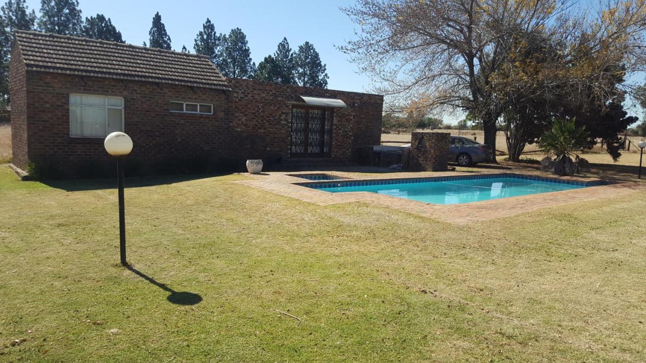 House, Cottage And Contractors Manor Meyerton Buitenkant foto